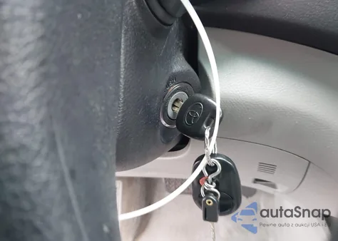 2010 Toyota Highlander Base V6 z USA, uszkodzony, nr VIN 5TDBK3EHXAS003442